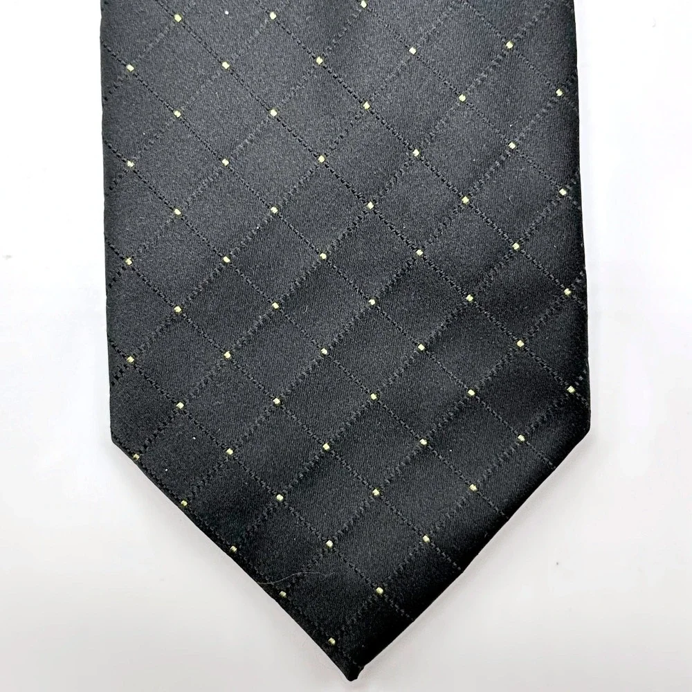 Donald J. Trump Signature Collection Black Gold Lurex Silk Blend Necktie 3.25